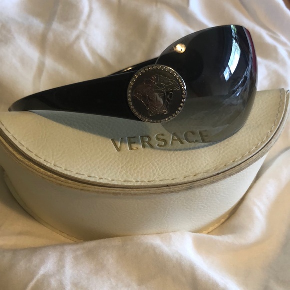 VERSACE SUNGLASSES - Picture 2 of 6